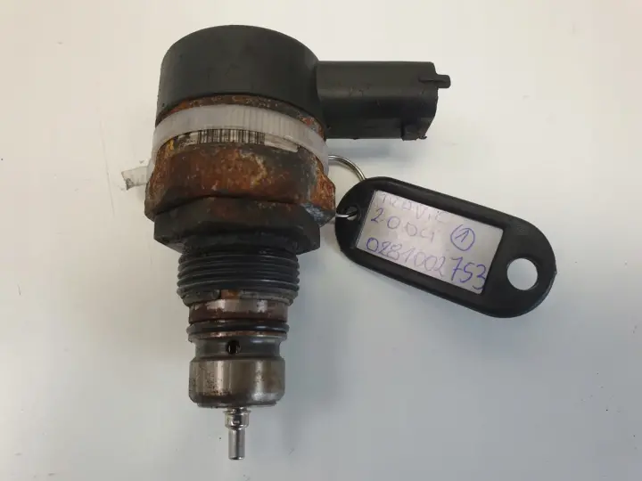 Opel Vivaro 2.0 DCI CZUJNIK PALIWA zawór
