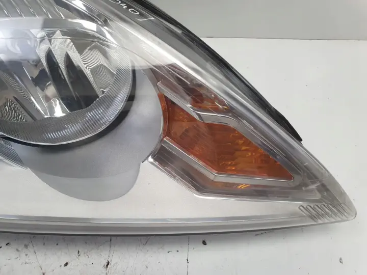 Ford Focus mk2 lift 07-11 PRZEDNIA LAMPA PRAWA prawy przód anglik