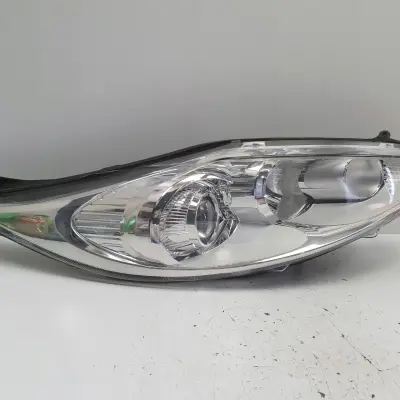 Ford Fiesta MK6 MK7 08-12r PRZEDNIA LAMPA PRAWA PRAWY PRZÓD 8A61-13W029-DG