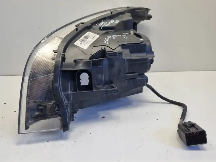 Volvo V60 S60 II PRZEDNIA LAMPA PRAWA prawy przód XENON EUROPA 31299991