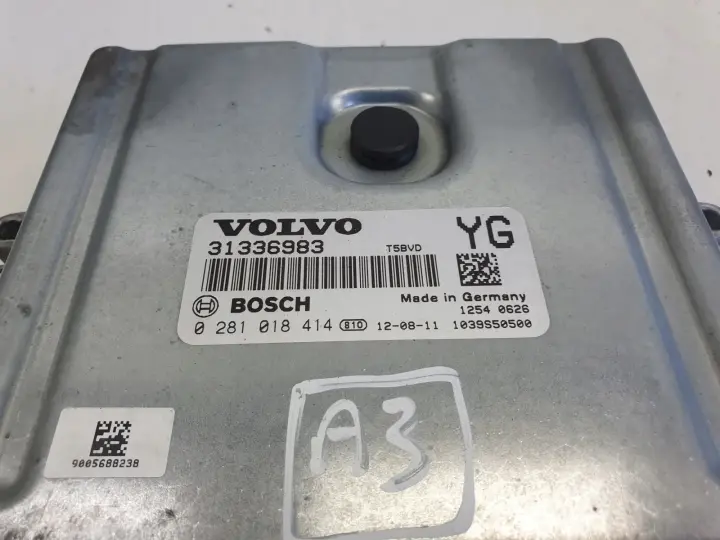 Volvo V40 II 2.0 D3 STEROWNIK SILNIKA komputer 31336983 0281018414