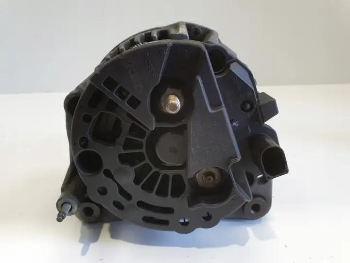 VW Bora Golf IV 1.9 TDI ALTERNATOR 0124325001 038903023L 90A