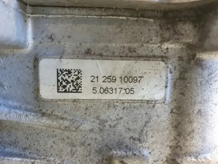 VW Transporter T5 2.0 TDI BiTDI CFC PODSTAWA FILTRA OLEJU Chłodnica