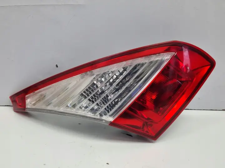 Renault Megane III HTB TYLNA LAMPA LEWA lewy tył W KLAPE 26555009R