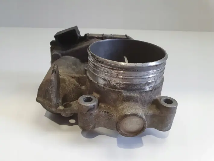 Volvo S60 I V70 II XC60 I 2.4 D5 PRZEPUSTNICA 8692720 0281002701