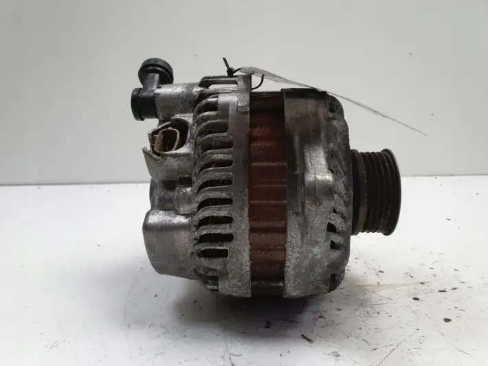 Subaru Legacy IV 2.0 B ALTERNATOR 23700AA520