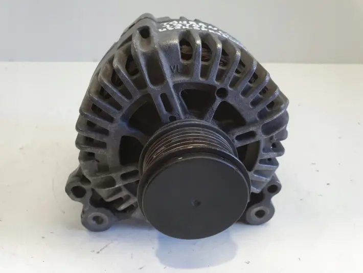 VW Touran 1.9 TDI ALTERNATOR valeo 06F903023C 140A