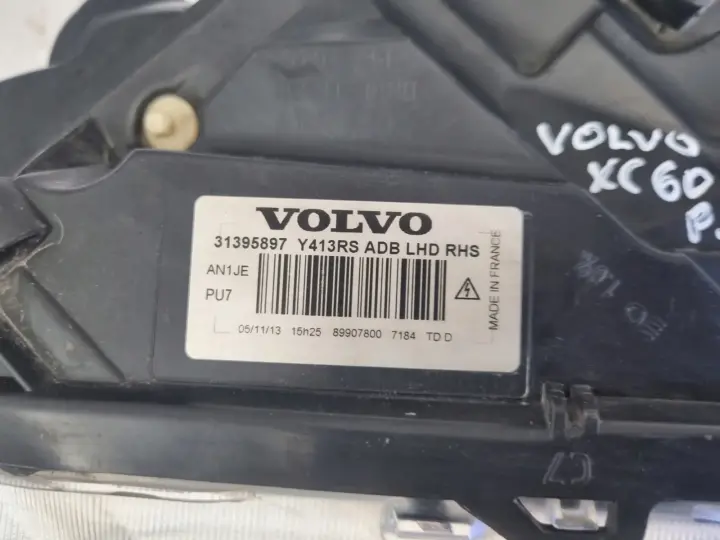 Volvo XC60 LIFT XENON SKRĘTNY PRZEDNIA LAMPA PRAWA prawy przód 31395897