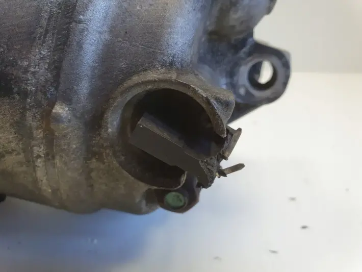 VW Passat B6 2.0 TDI SPRĘŻARKA KLIMATYZACJI 5N0820803A