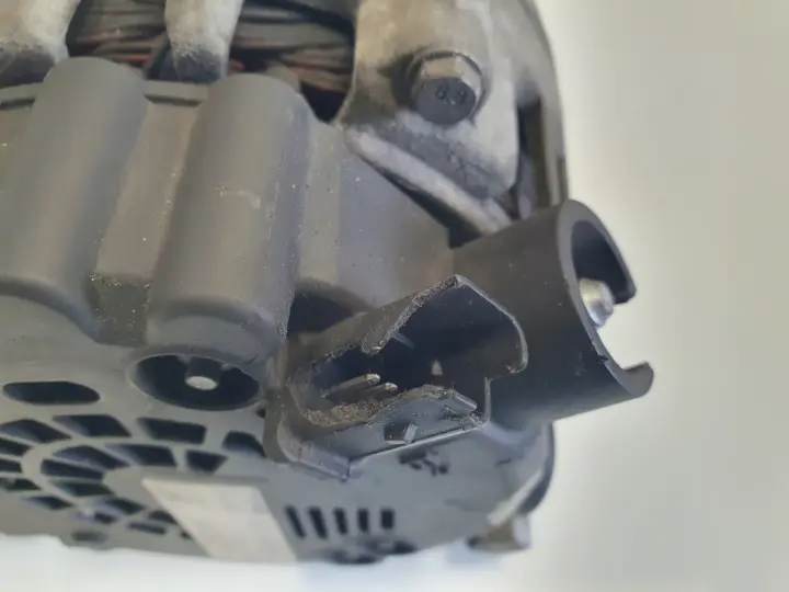 Peugeot 307 2.0 HDI ALTERNATOR Valeo 9661544880 CL18