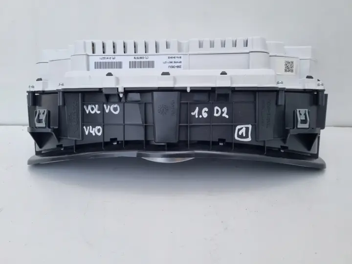 Volvo V40 II Diesel LICZNIK ZEGARY TFT Europa 31412271 36011271
