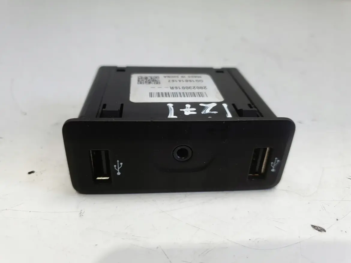 Renault Megane IV GNIAZDA AUX USB Moduł 280230016R