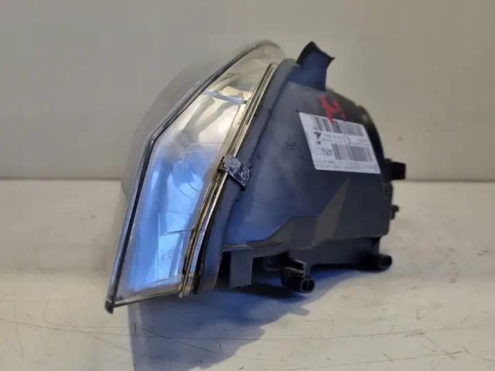Renault Megane III 08-12r PRZEDNIA LAMPA PRAWA PRAWY PRZÓD 260100017R