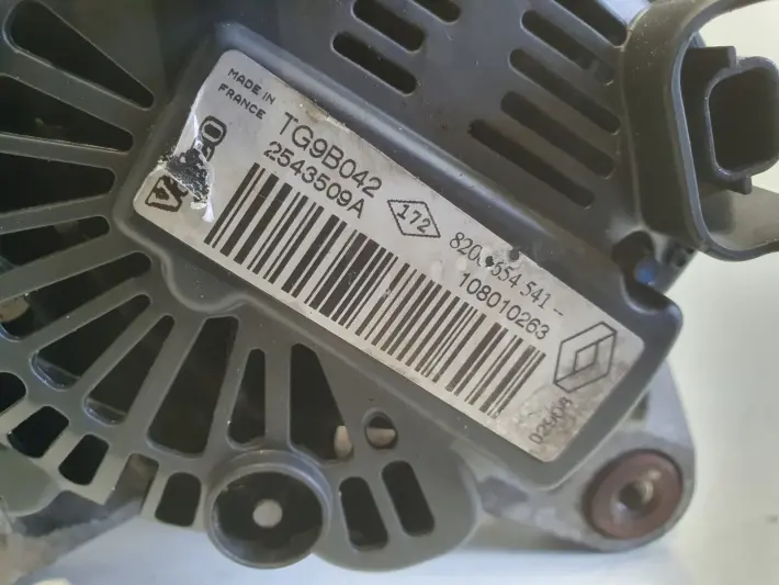 Renault Clio III 1.2 16V ALTERNATOR 8200654541
