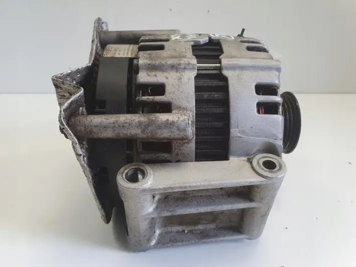 Volvo XC90 4.4 V8 ALTERNATOR BOSCH