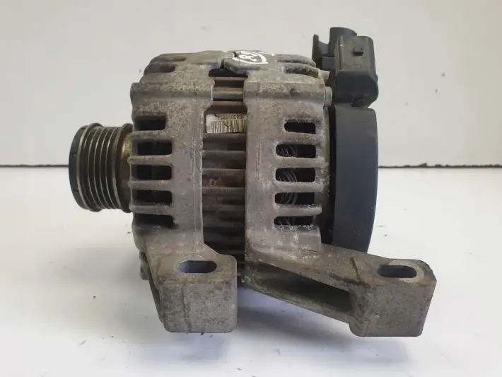 Volvo V70 III 2.5 T ALTERNATOR 0121615005 150A