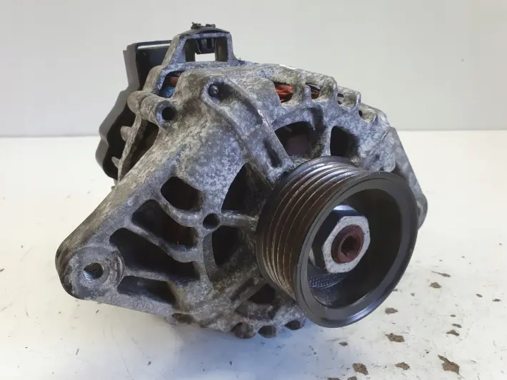 Kia Ceed 1.4 16V CVVT ALTERNATOR 90A 2655447 valeo 37300-2B101