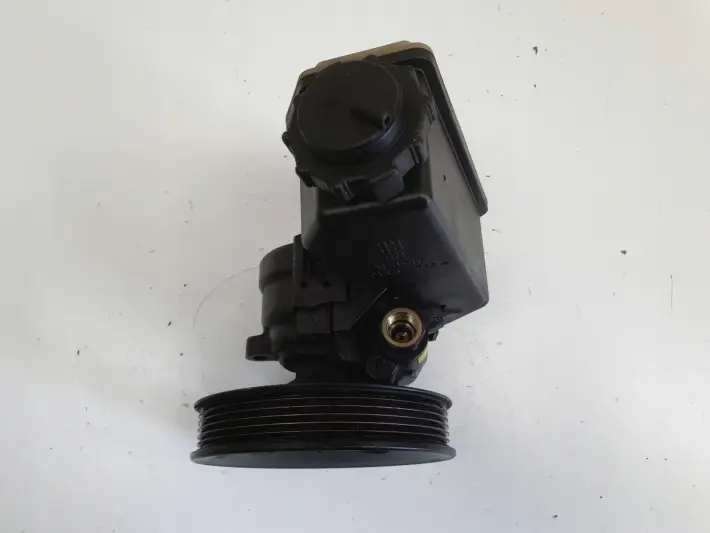 Opel Vectra B 1.6 16V POMPA WSPOMAGANIA 90495957