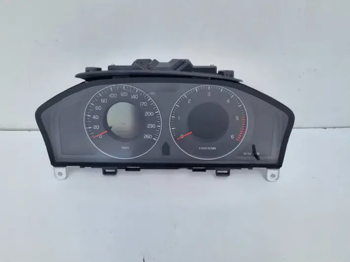 Volvo S80 II V70 III XC70 II 2.4 D5 LICZNIK ZEGARY Europa diesel 31270899AA