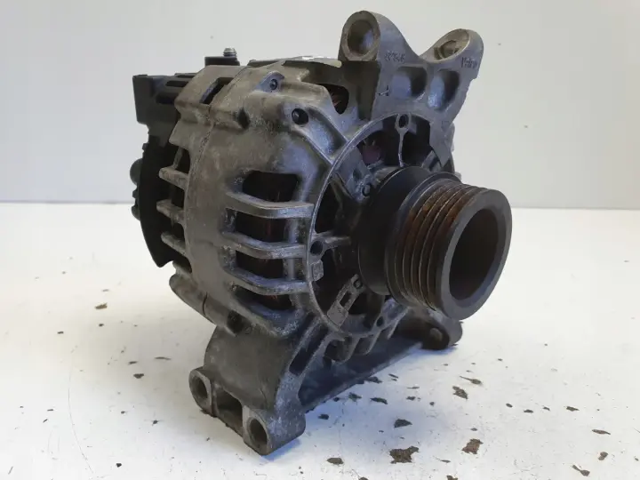 Mercedes W169 1.5 8V ALTERNATOR A2661540802 90A valeo
