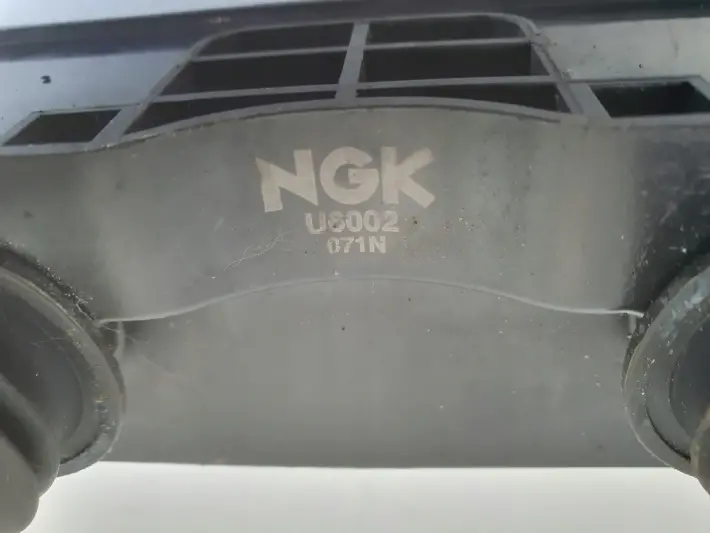 Opel Astra II G 1.6 16V CEWKA ZAPŁONOWA NGK U6002