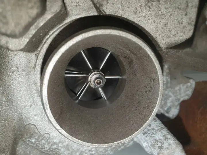 VW Polo V 1.6 TDI TURBOSPRĘŻARKA 03L253016H