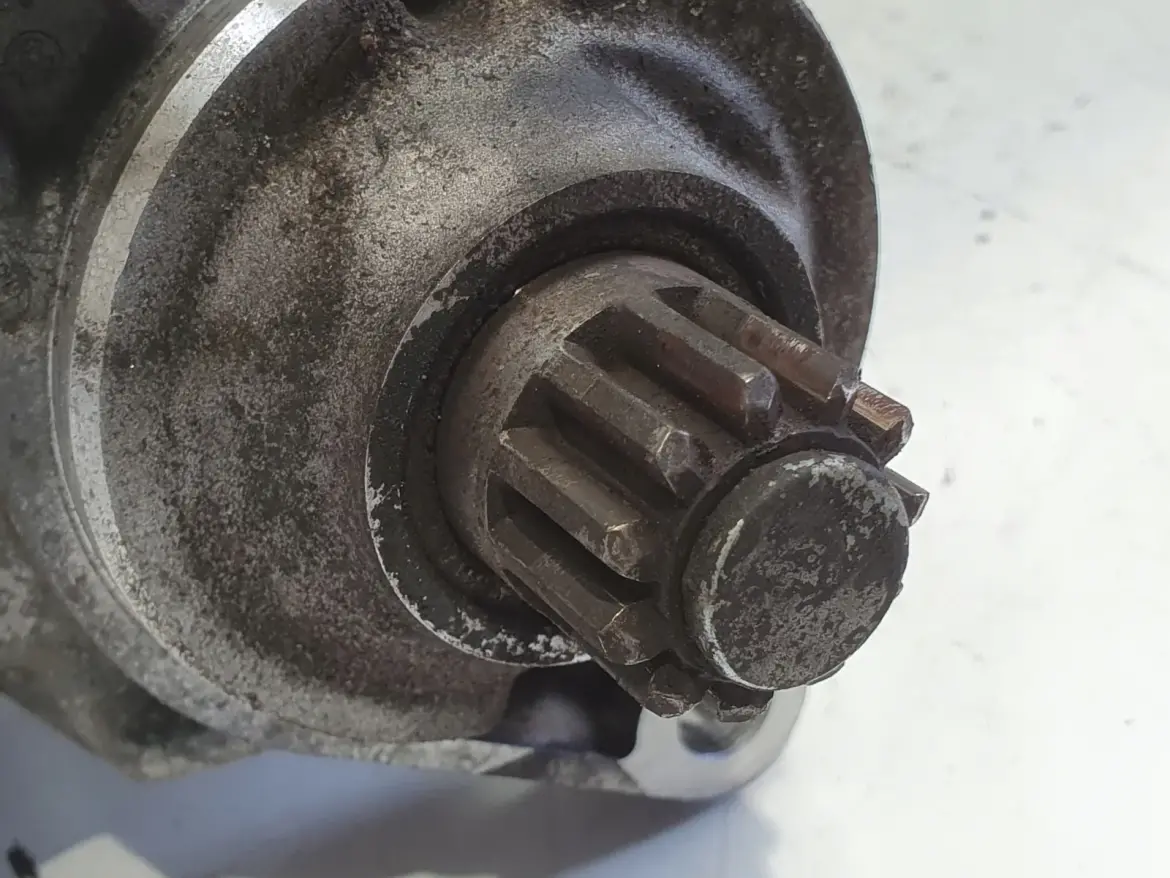 VW Golf V 1.9 TDI ROZRUSZNIK bosch 02E911023L