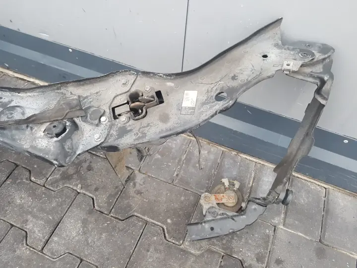 Mercedes W211 lift PRZEDNI PAS wzmocnienie przód