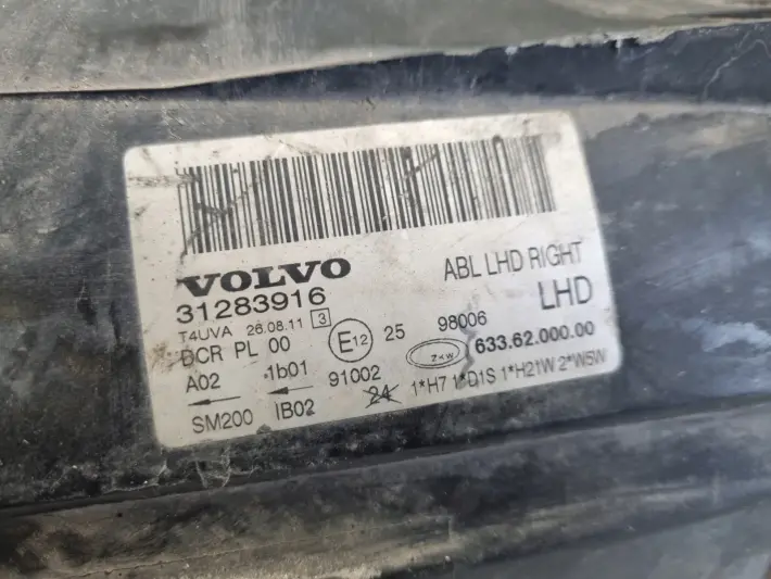 Volvo S80 II V70 III 06-16r PRZEDNIA LAMPA PRAWA PRAWY PRZÓD skręt 31283916