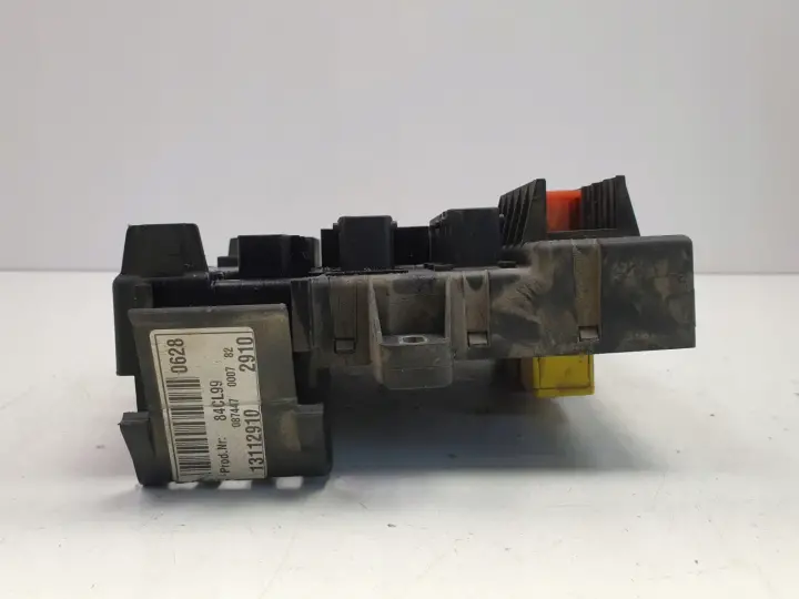 Vectra C 2.0 DTI SKRZYNKA BEZPIECZNIKÓW 13112910