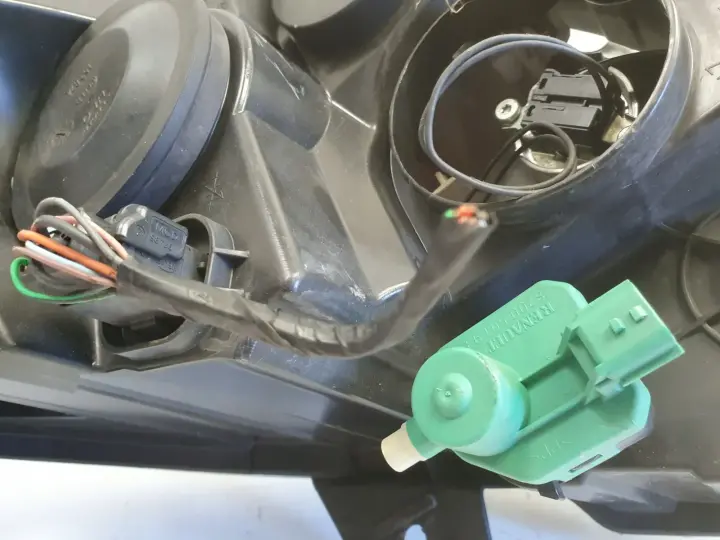 Renault Master III Opel Movano B PRZEDNIA LAMPA PRAWA prawy przód anglik