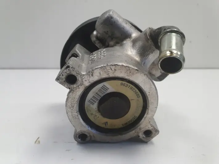 Peugeot Partner 1.9 D POMPA WSPOMAGANIA 9631923680
