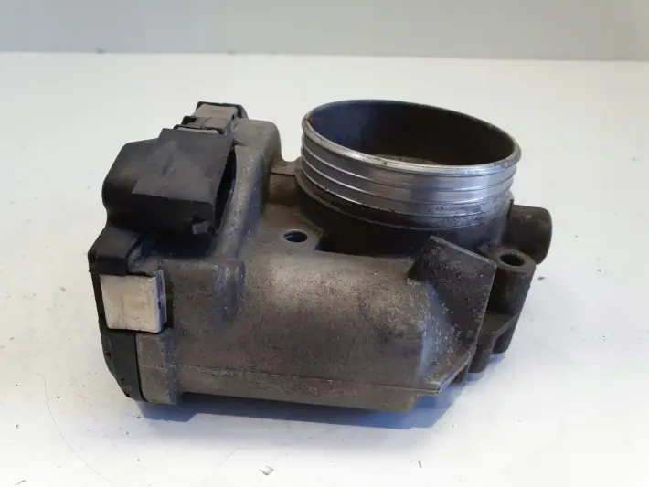Volvo V70 III S80 II 2.5 T PRZEPUSTNICA 30711552