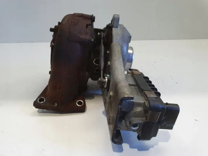 Volvo S80 II S60 I V70 II 2.4 D5 TURBOSPRĘŻARKA turbo 30757080