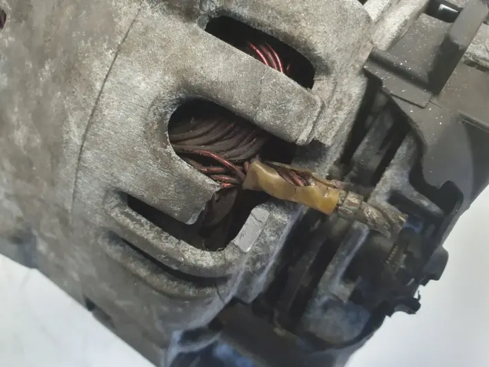 BMW X6 E71 3.0 D ALTERNATOR 7796125 valeo 170A
