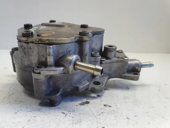 Audi A3 II 8P 1.9 TDI POMPA VACUM wakum 038145209A
