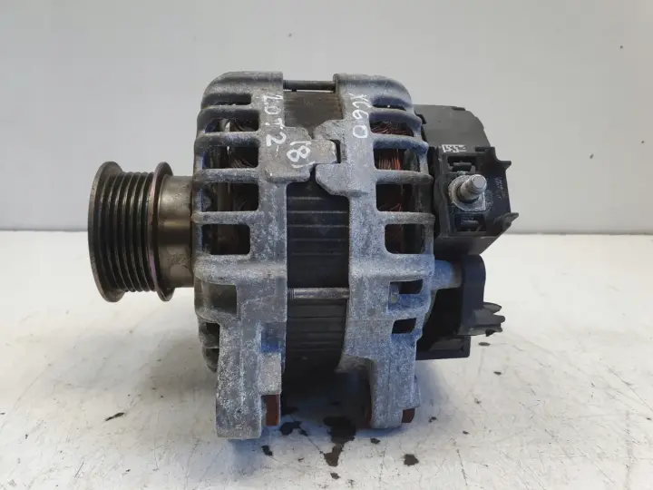 Volvo XC60 2.0 T TURBO ALTERNATOR 30644945