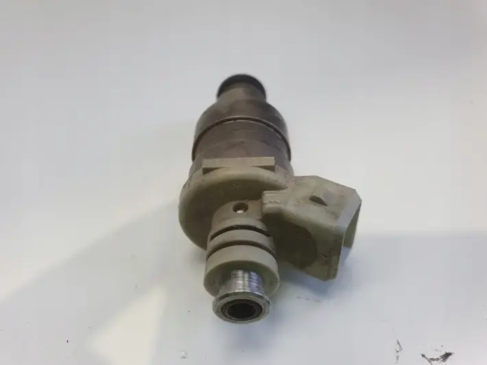 Peugeot 306 1.4 8V WTRYSKIWACZ wtrysk IW155
