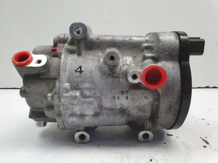 Toyota Corolla E21 SPRĘŻARKA KLIMATYZACJI kompresor 042400-1202