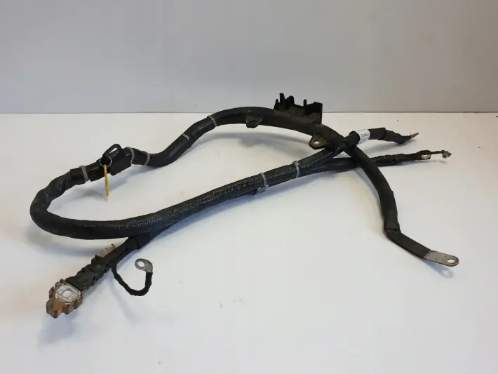Mercedes W205 3.0 V6 WIĄZKA INSTALACJA AKUMULATORA
