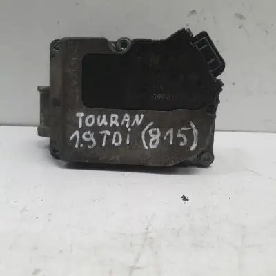 VW Golf V 1.9 TDI PRZEPUSTNICA 03G128063J