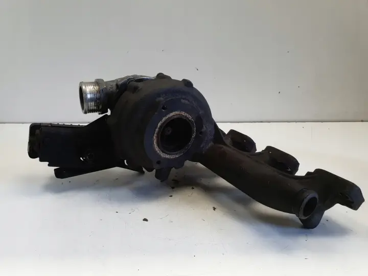 Volvo S40 II V50 2.4 D5 TURBOSPRĘŻARKA turbo 30774670