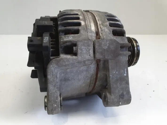Opel Corsa D 1.4 16V ALTERNATOR bosch 0124425087 120A