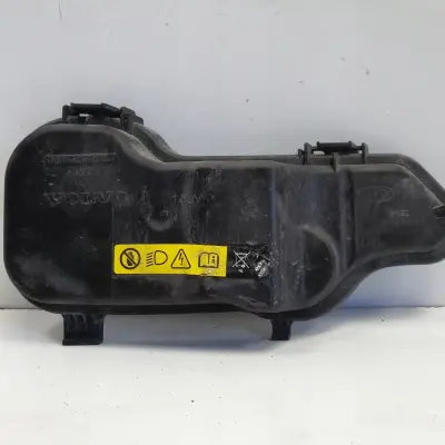 Volvo V70 III S80 II DEKIELEK PRZEDNIEJ LAMPY LEWEJ LEWY zaślepka żarówki