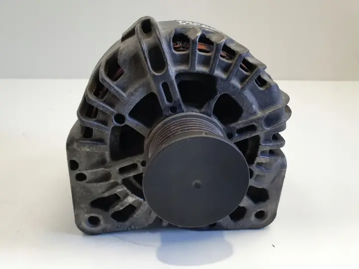 Renault Trafic II 2.0 DCI ALTERNATOR valeo 8200404459