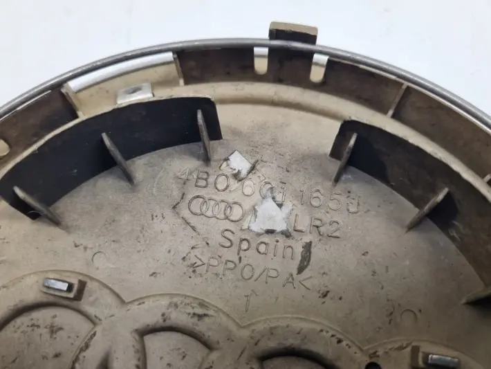 Audi DEKIELEK FELGI Kapsel kołpak 4B0601165J 167mm