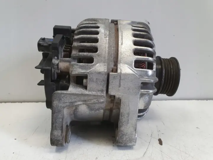 Opel Vectra C lift 1.8 16V ALTERNATOR bosch 0124425050 AL 120A