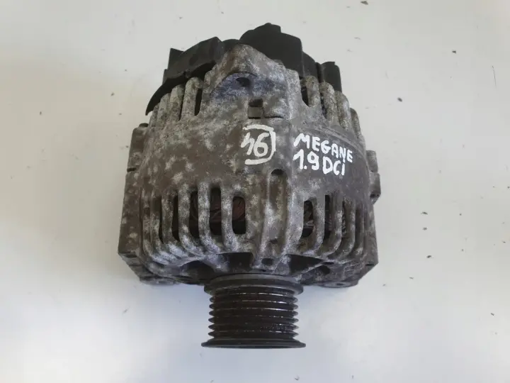 Renault Megane II 1.9 DCI ALTERNATOR 8200290215 valeo 110A