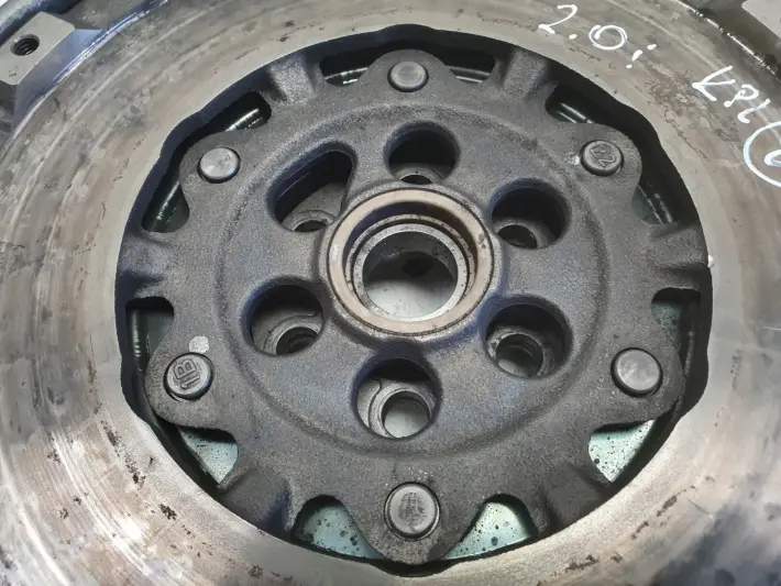 BMW E87 E90 2.0 i N43 KOŁO DWUMASOWE SPRZĘGŁO Tarcza docisk 323064210