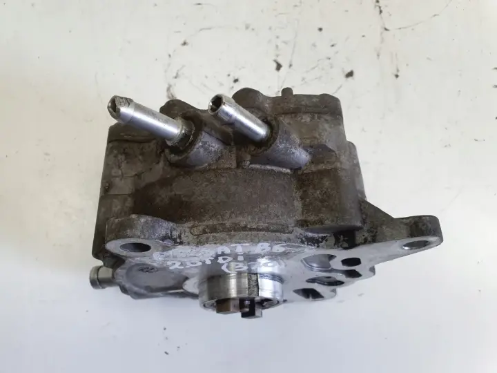 VW Passat B6 2.0 TDI POMPA WAKUM vacum 03G145209C